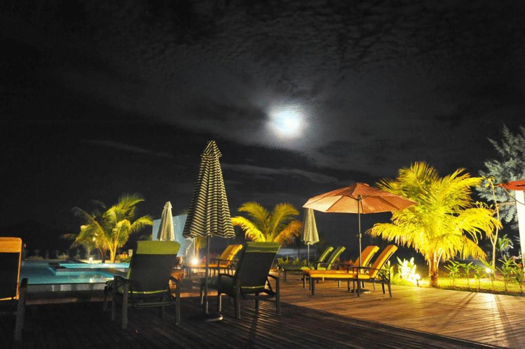 Sari Pacifica Resort & Spa, Sibu Island, Johor Pulau Sibu Buitenkant foto