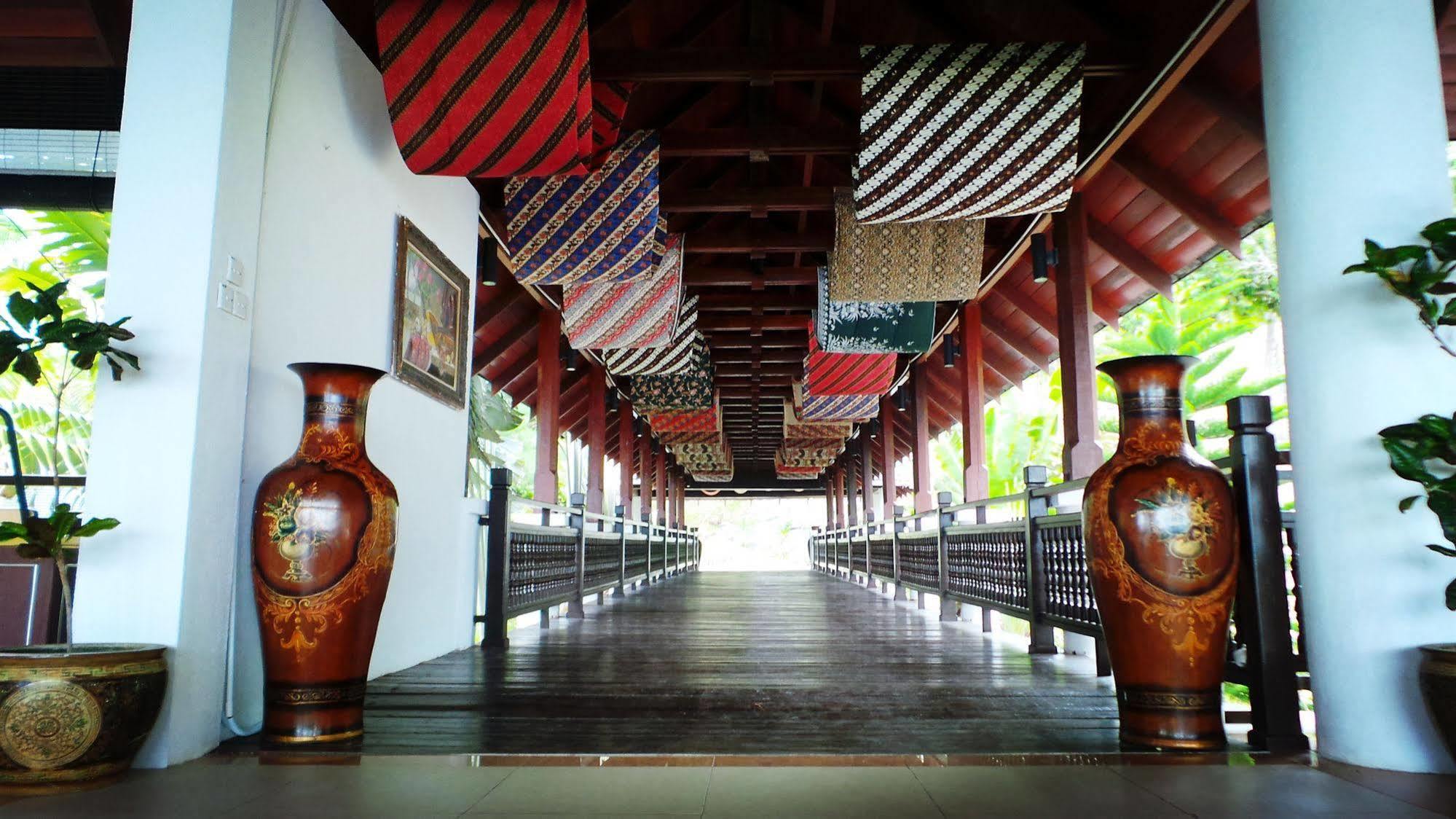 Sari Pacifica Resort & Spa, Sibu Island, Johor Pulau Sibu Buitenkant foto