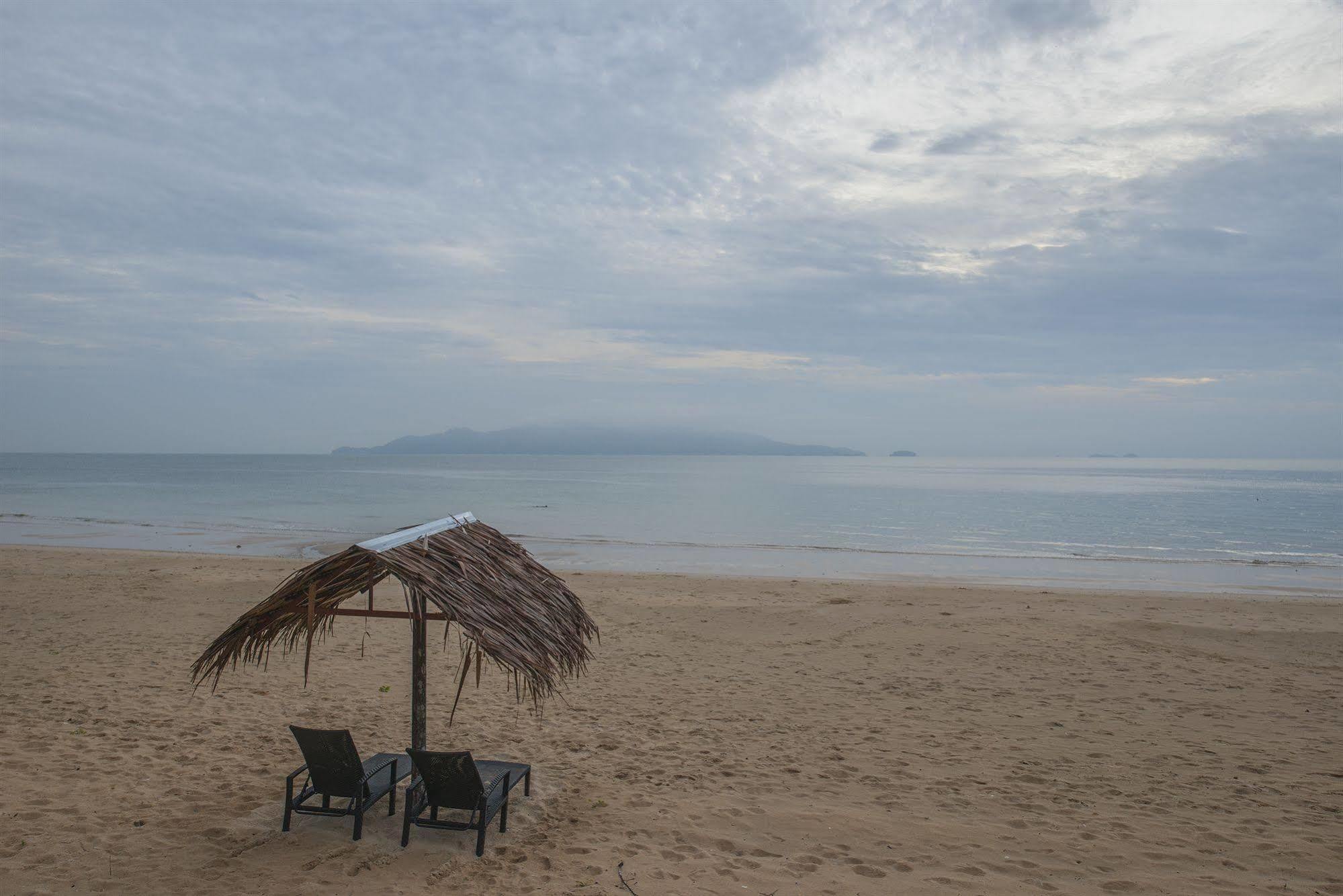 Sari Pacifica Resort & Spa, Sibu Island, Johor Pulau Sibu Buitenkant foto