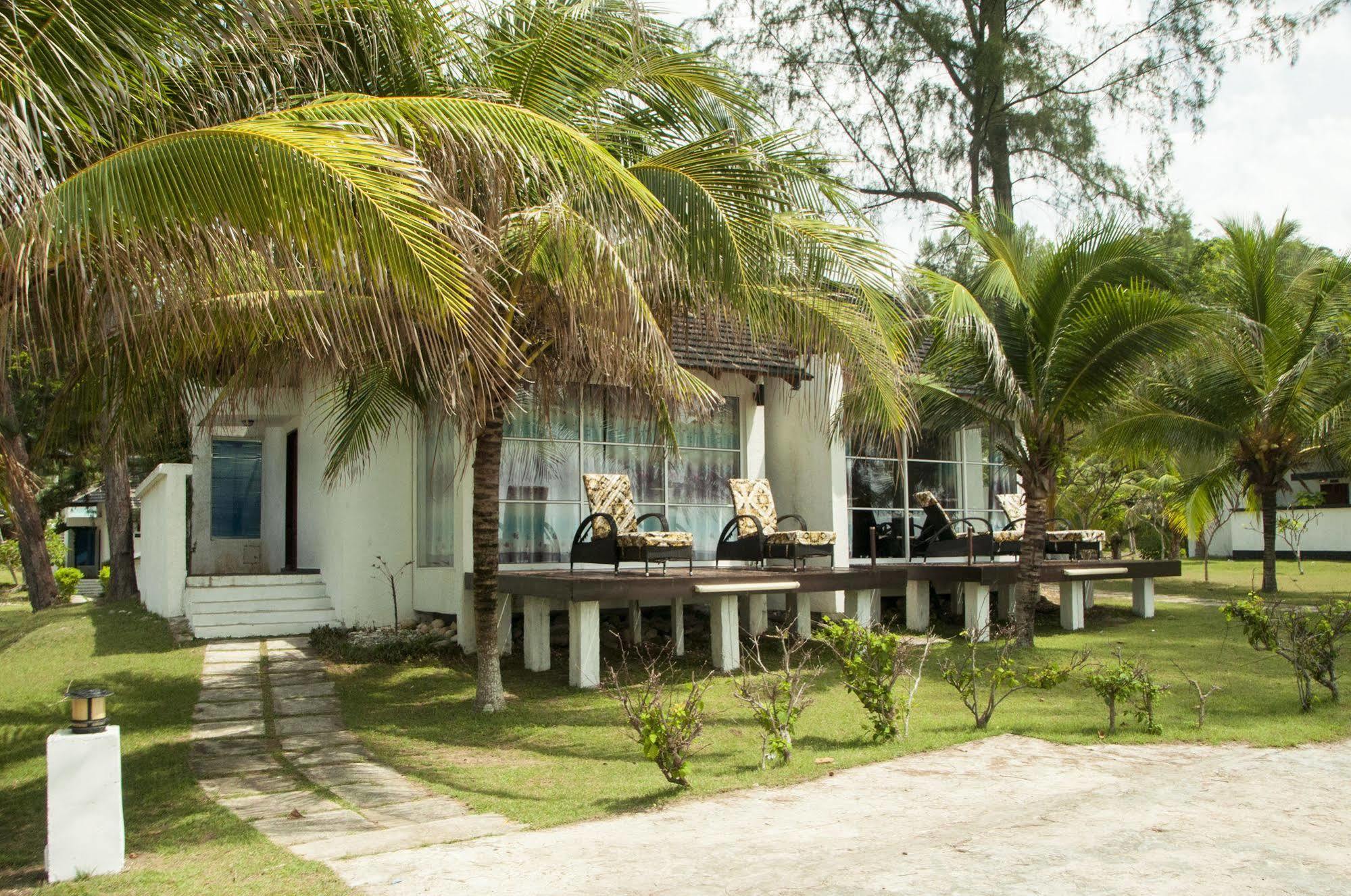 Sari Pacifica Resort & Spa, Sibu Island, Johor Pulau Sibu Buitenkant foto